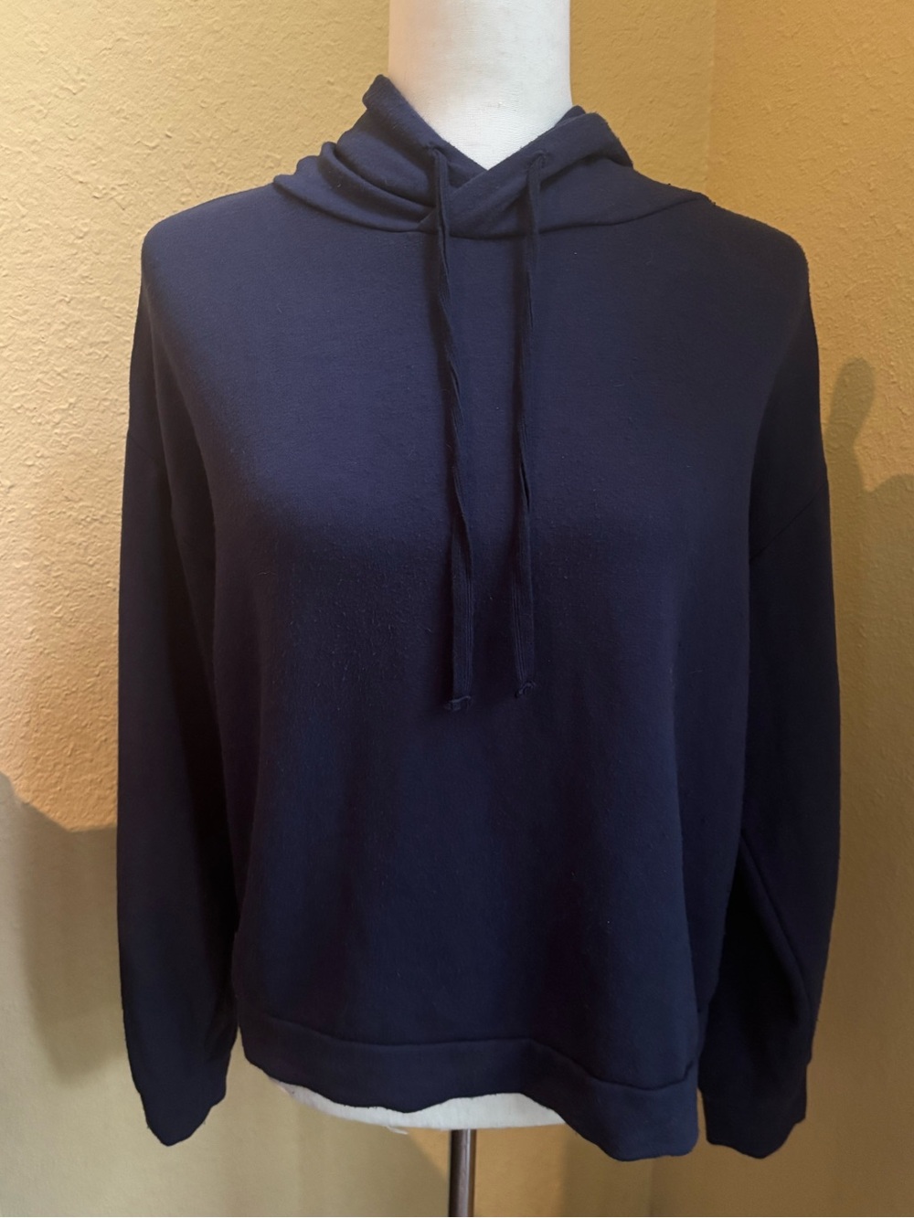 Quince Navy Pullover Hoodie Sweater. Small